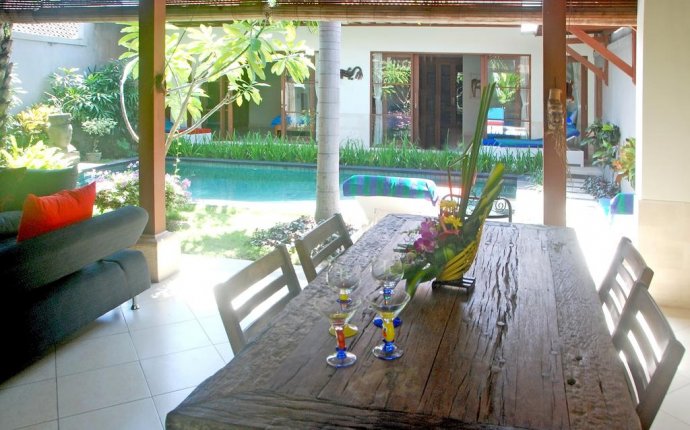 Coconut Villa Sanur, Indonesia - Booking.com