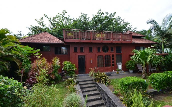 The Bali House & Cottage at Kehena Beach