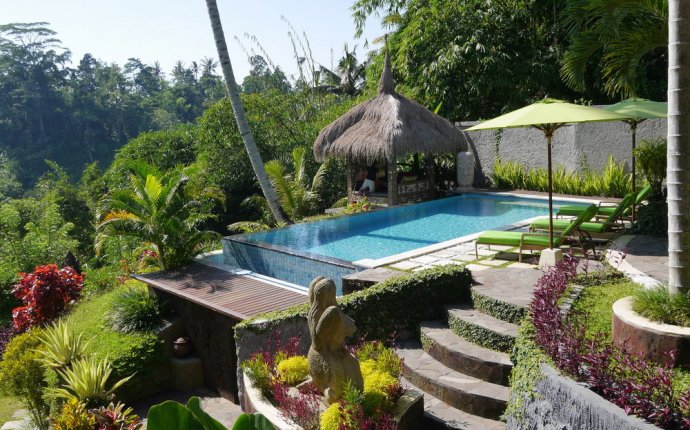 Villa Kupu-Kupu, Bali - Upto 25% OFF on Bali Hotels @Makemytrip