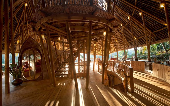 Woman Quits Job to Build Sustainable Bamboo Homes In Bali | Bored