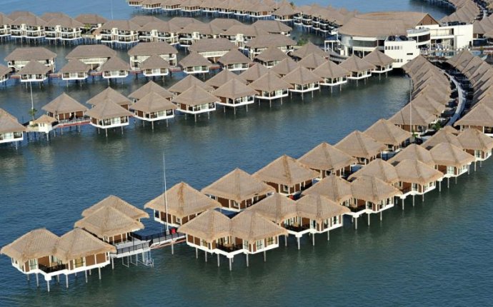World s 26 Cheapest overwater bungalow and water villa resorts in 2017